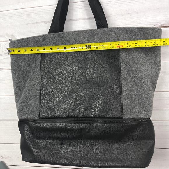 DSW Felt Weekender Tote Overnight Travel Bag With Shoe Compartment Gray - Picture 8 of 9